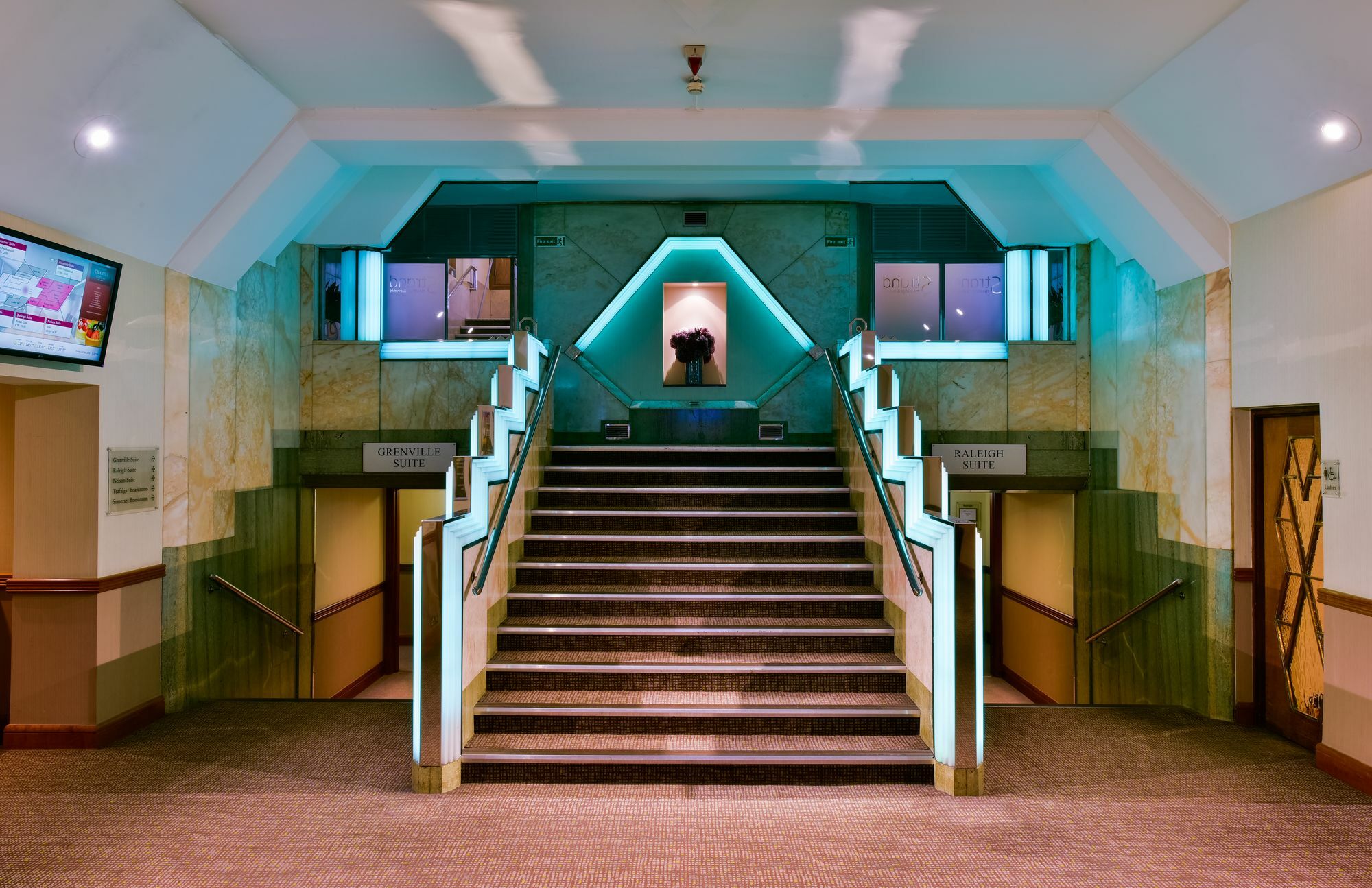 Strand Palace Hotel London Exterior photo